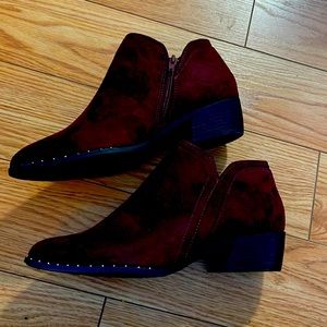City Classified Brand boots. Color: Vino Imsu (Wine color). Low cut Size 10.